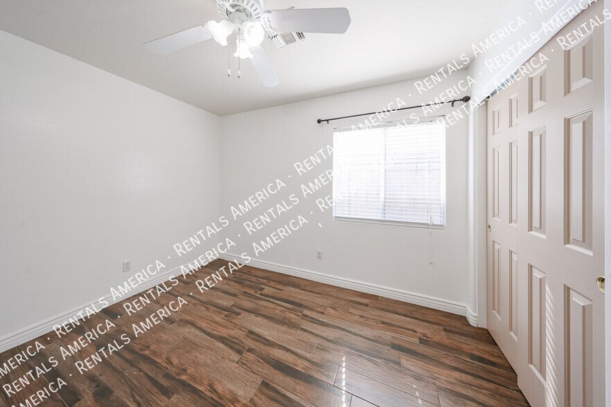 Building Photo - 15428 W Mauna Loa Ln
