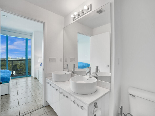 Building Photo - 888 Biscayne Blvd