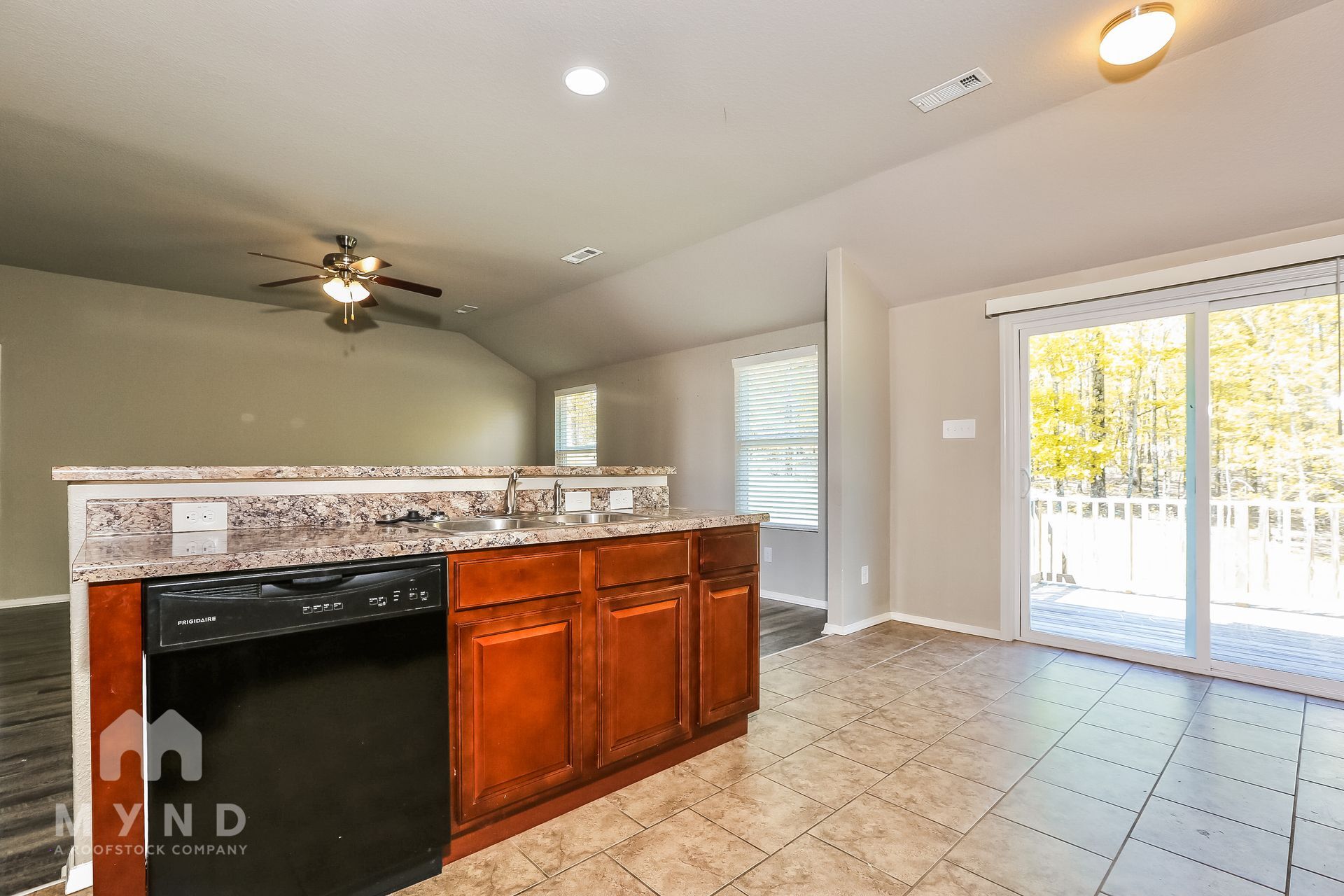 Building Photo - 2001 Honeycomb St