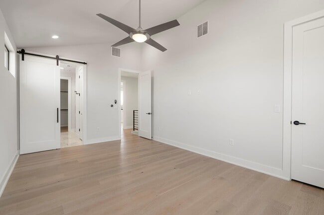 Building Photo - 1405 Perez St