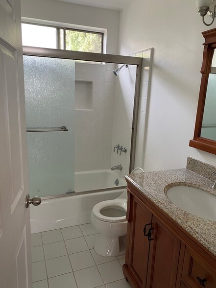 2nd Bathroom - 1230 25th St
