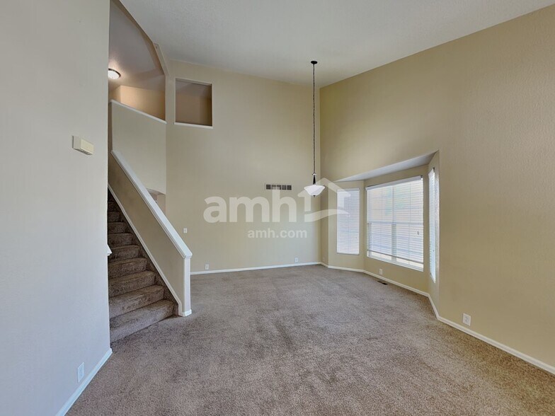 Building Photo - 15625 E 99th Ave