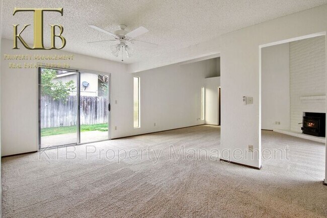 Building Photo - 4751 Knapp Way