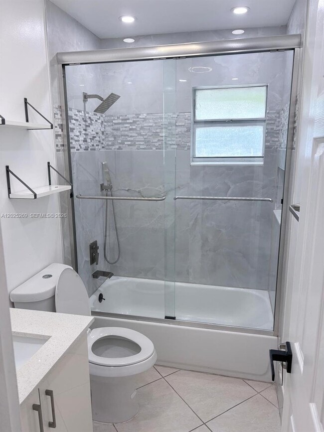Building Photo - 3987 Carambola Cir N