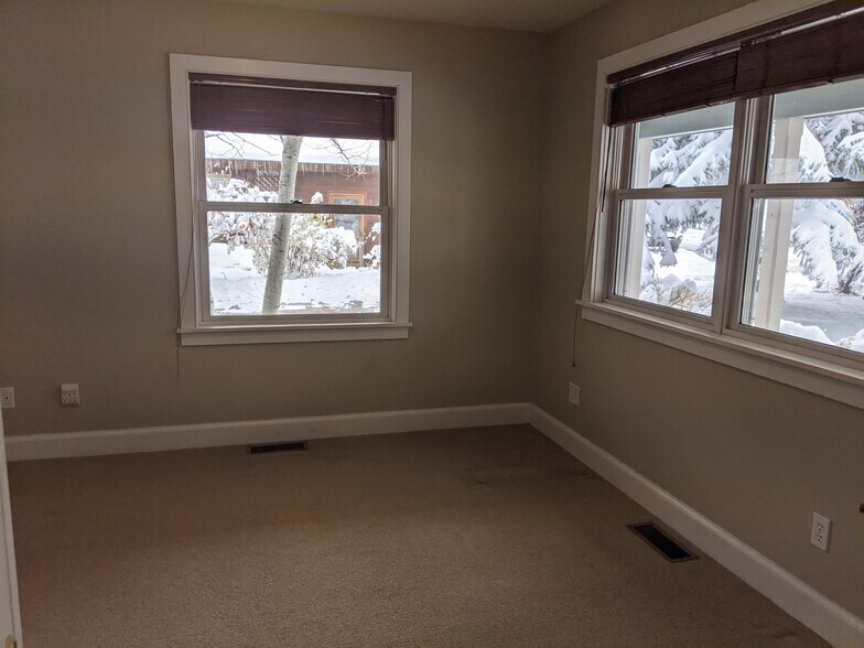 Building Photo - 1359 Wald Dr
