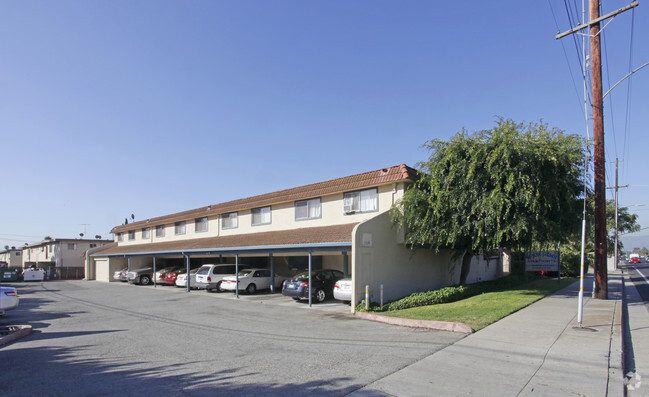 Primary Photo - 3770 Mckee Rd