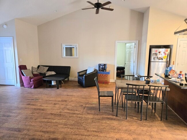 Building Photo - Eagles Landing 4 Bedroom/4 Bath condo Available for Fall 2026!!