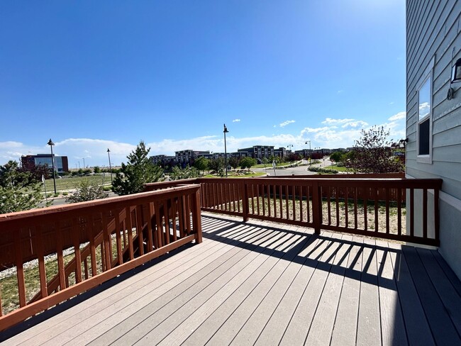 Building Photo - Spacious 5-Bedroom House with Large Fenced Yard