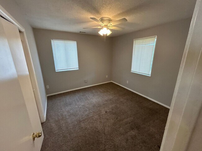 Building Photo - 4034 Rhodes Ave