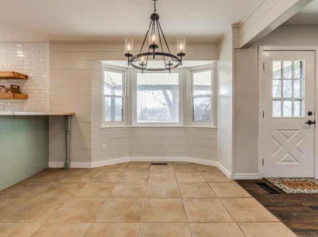 Building Photo - Beautiful 4 bedroom home. Country space, modern updates.