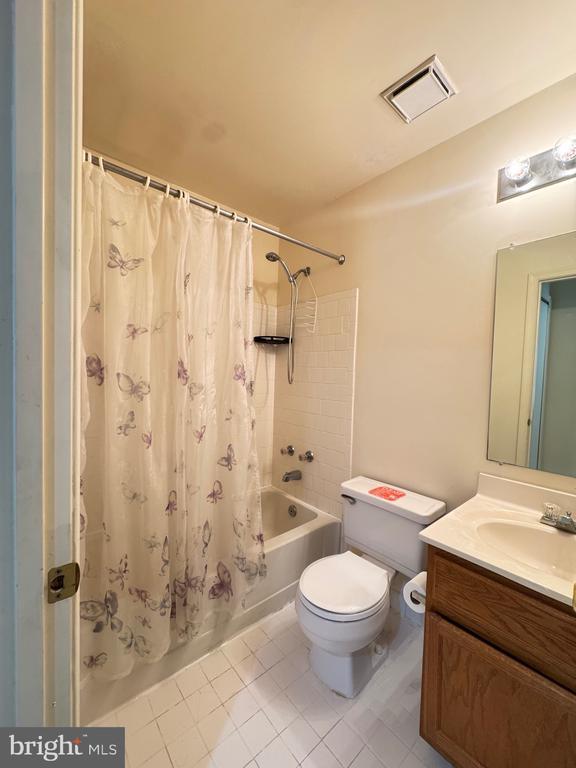 Building Photo - 4711 Leyden Way