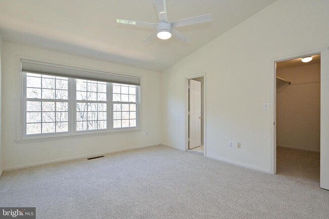 Building Photo - 7415 Gillingham Row