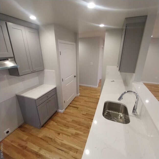 Building Photo - 343 Jackson St