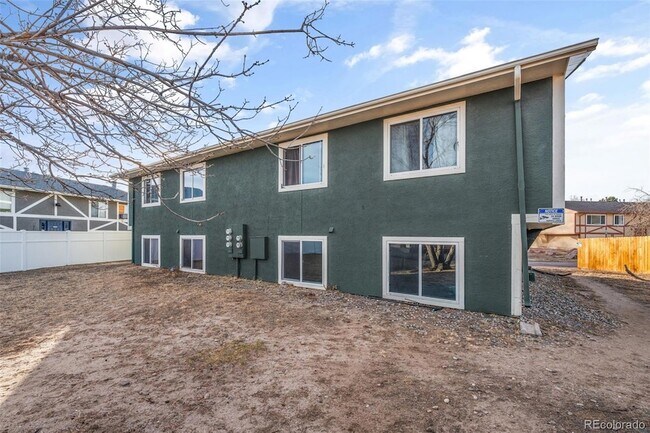 Building Photo - 3445 Cochran Dr
