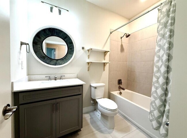 Building Photo - 4628 Pinehurst Trl E