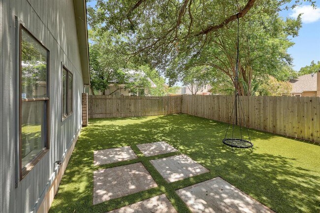 Building Photo - 2205 Waterway Bend