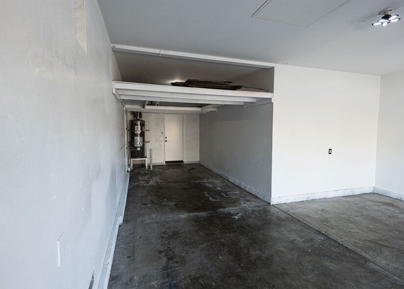 Building Photo - 1725 Chamberlin Creek Way