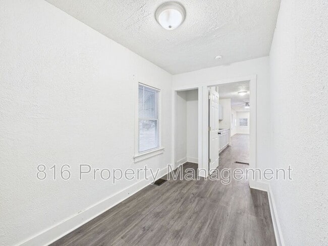 Building Photo - 1513 Rowland Ave