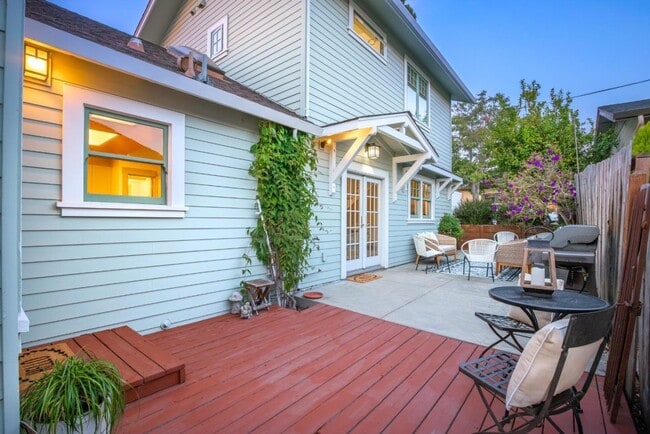 Building Photo - 114 Fairbanks St