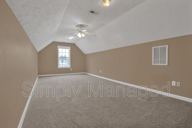 Building Photo - 3926 Red Oak Drive