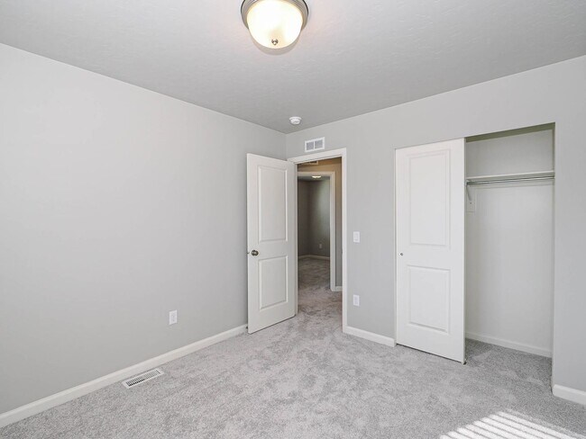 Building Photo - Saratoga Springs Twin Home