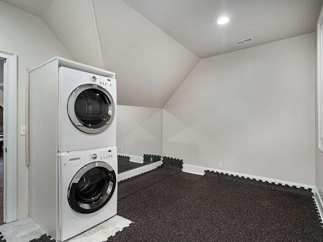 Building Photo - 3807 Harding Pl