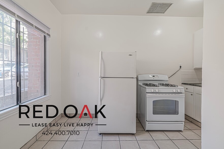 Building Photo - 2850 Leeward Ave