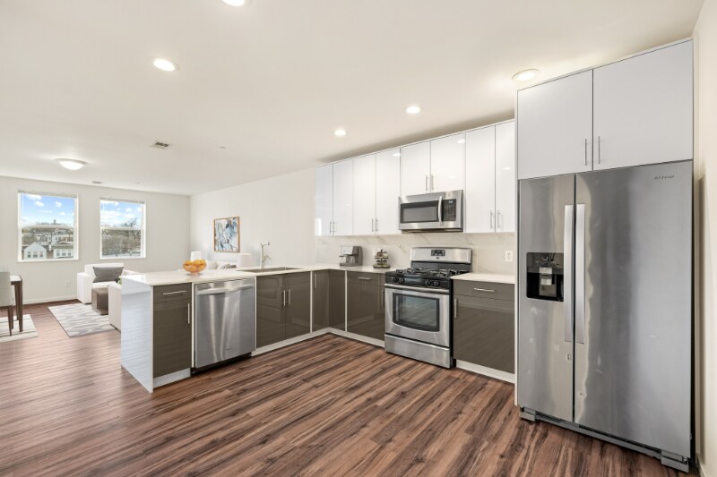 Building Photo - 820 N 48th St