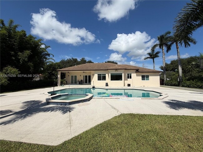 Building Photo - 5600 SW 199th Ave