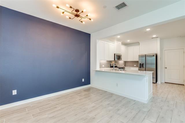 Building Photo - 3925 Cresthill Dr