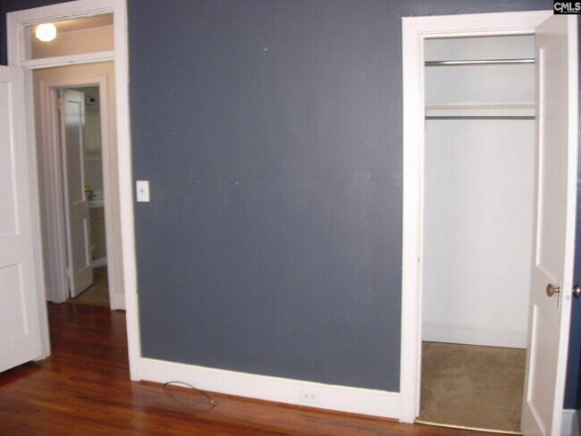 Building Photo - 704 S Bonham Rd