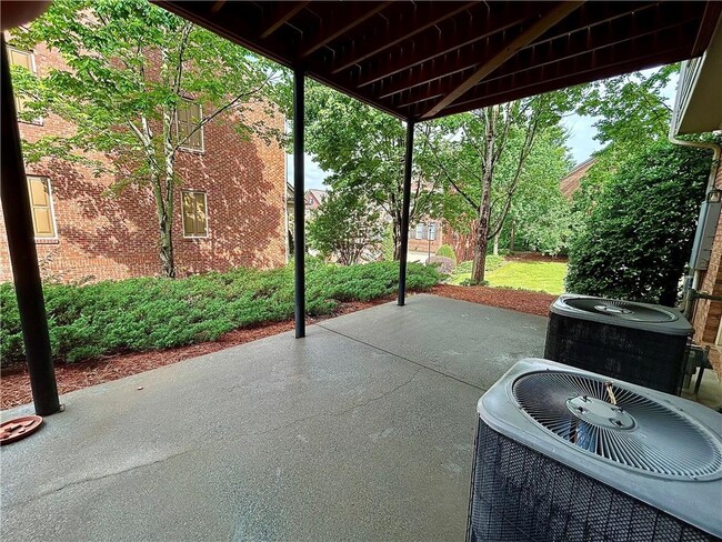 Building Photo - 4692 Wehunt Commons Dr