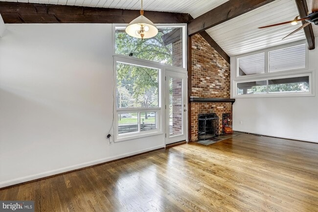 Building Photo - 5511 Huntington Pkwy