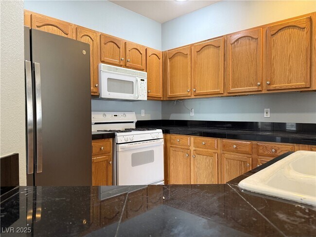 Building Photo - 1600 Cardinal Bluff Dr