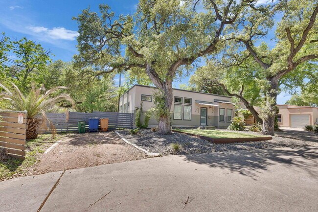 Building Photo - 3808 Menchaca Rd