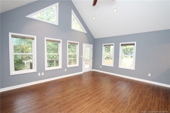Building Photo - 100 Fawn Ct