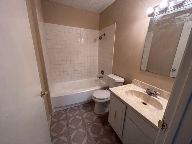 Building Photo - 7809 Sarepto