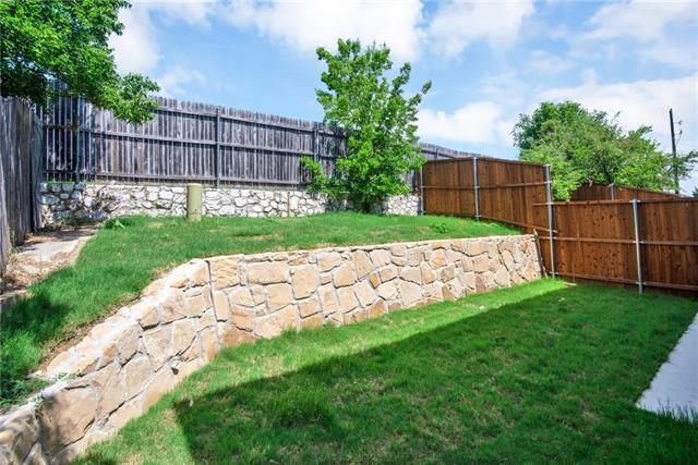 Building Photo - 300 Woodgrove Dr