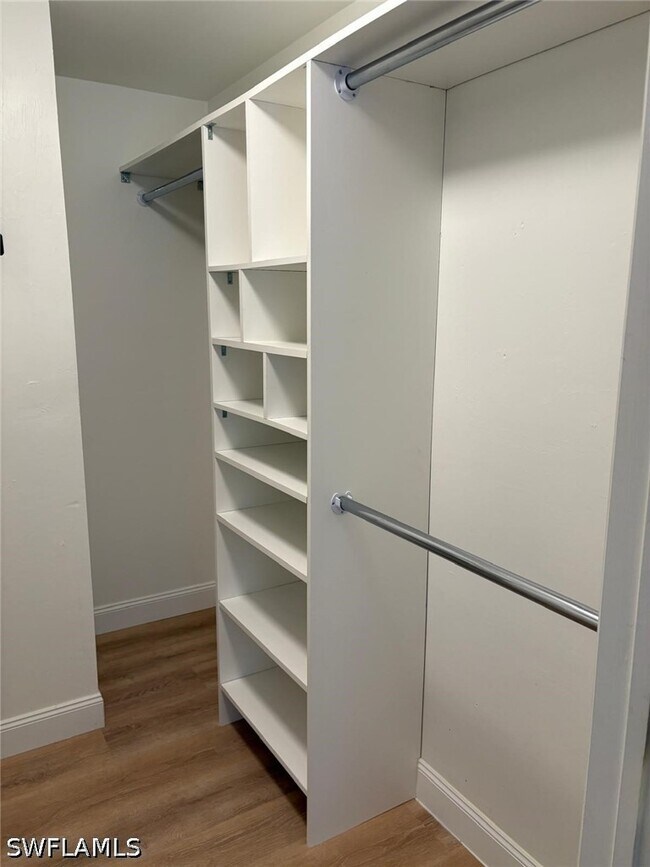 Building Photo - 434 NE 5th Ave