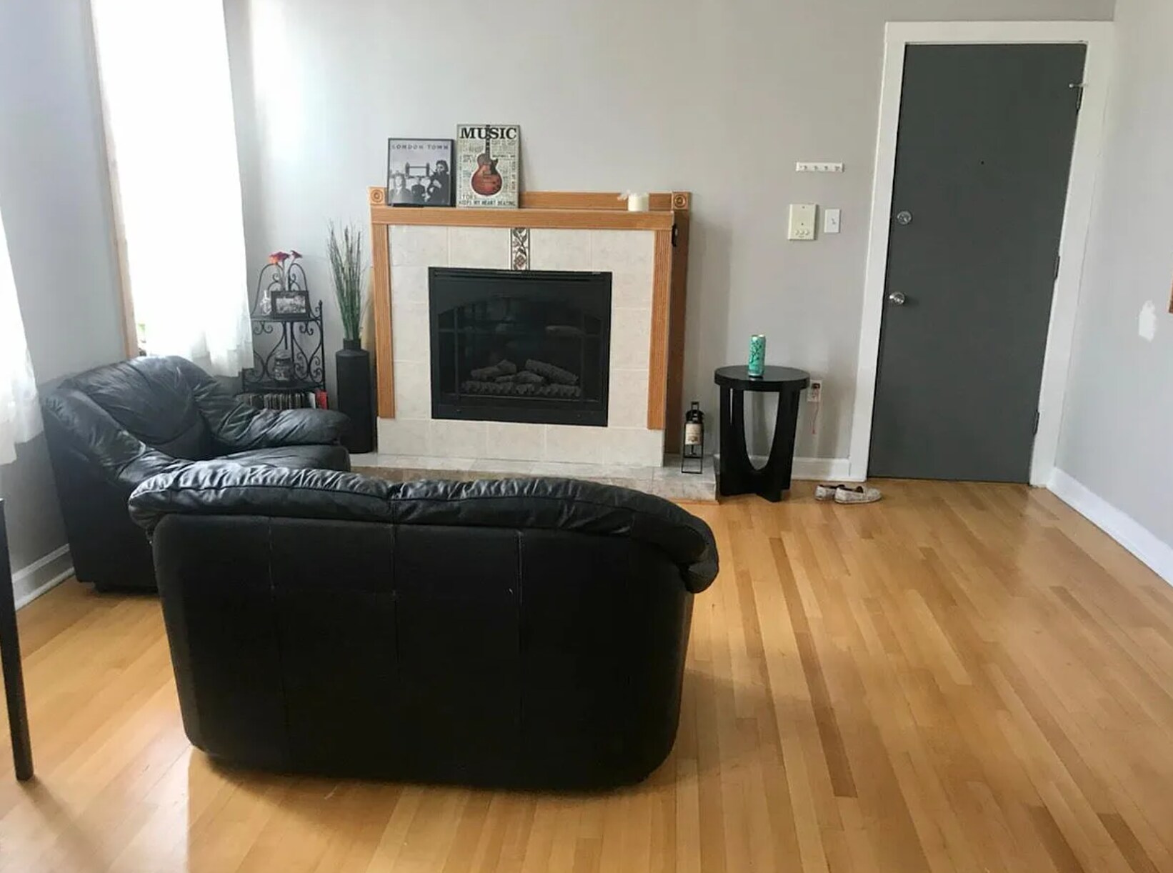 Building Photo - 1368 W Evergreen Ave