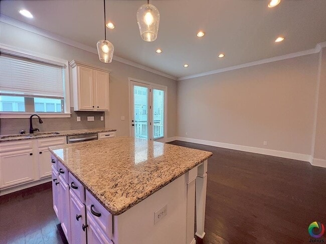 Building Photo - 4254 Spruce Pine Alley