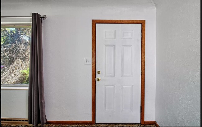 Building Photo - 1625 Walnut Ave