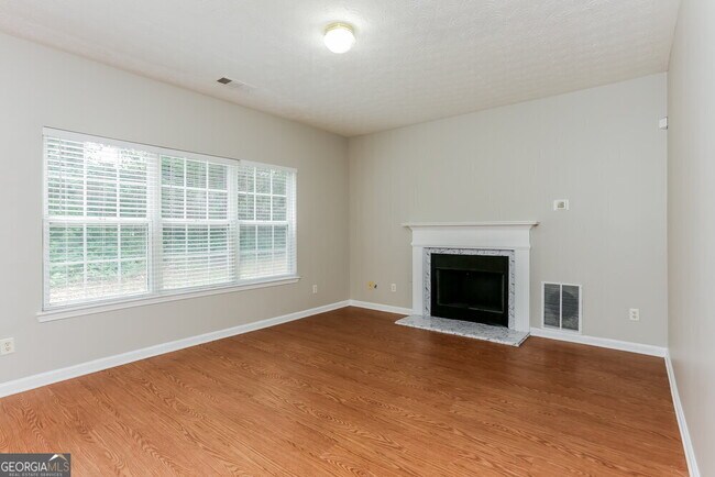 Building Photo - 7470 Royale Ct