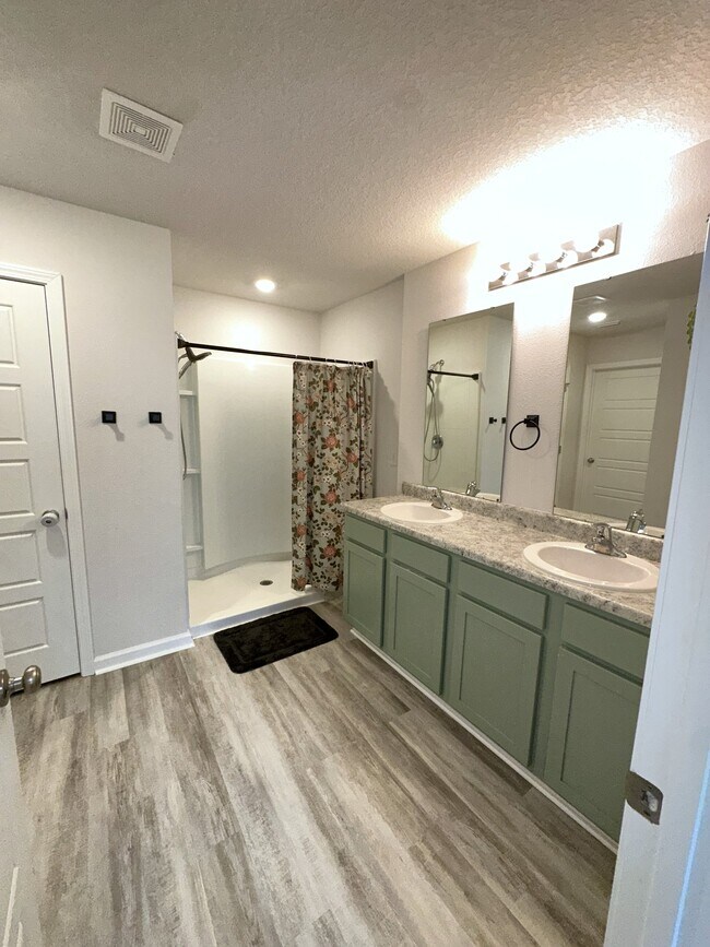 Building Photo - 5847 Belmont Stakes Rd