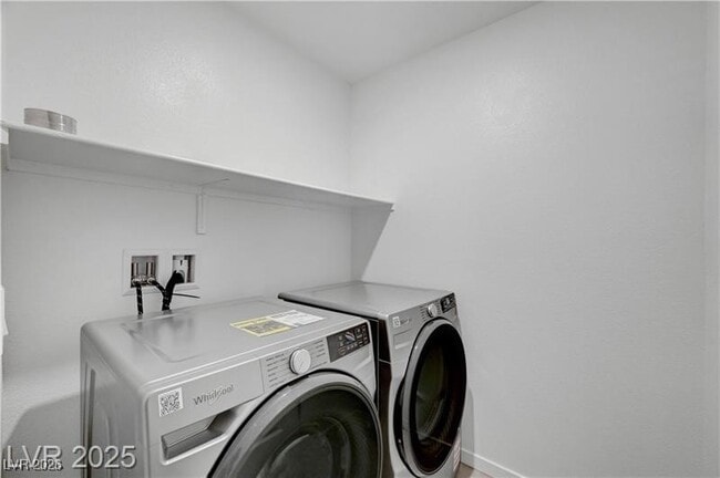 Building Photo - 1175 Heliodor Ave