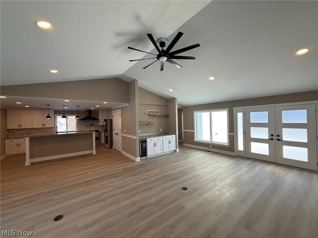 Building Photo - 3940 Ellendale Rd