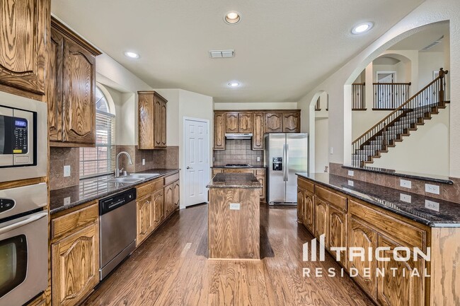 Building Photo - 5001 Pallas Ct