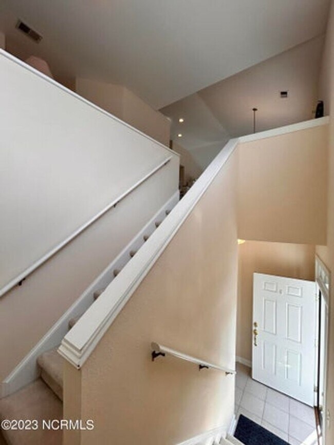 Building Photo - NEW REDUCED PRICE in Beautiful Sea Trail Plantation townhome