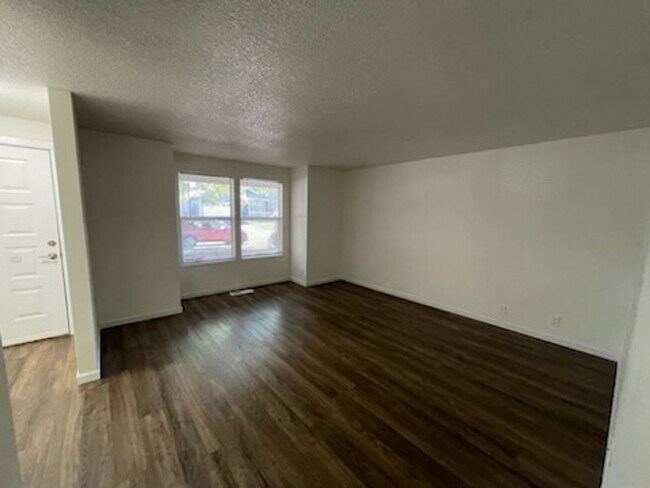 Building Photo - 17775 SW Corona Ln