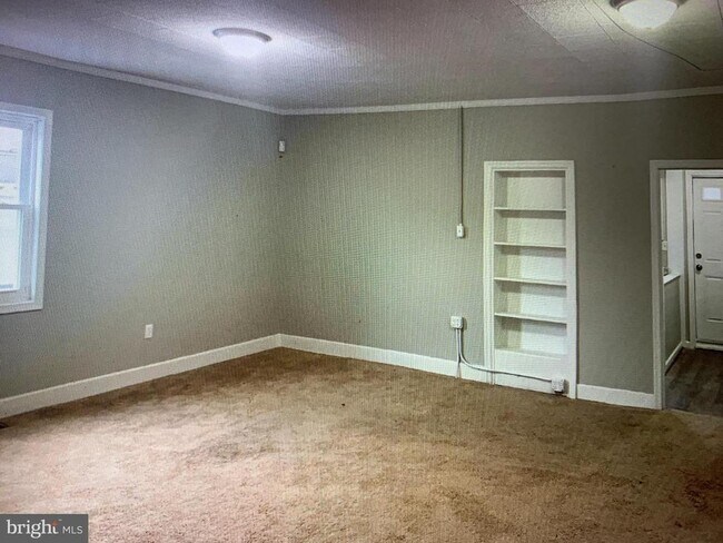 Building Photo - 406 High St